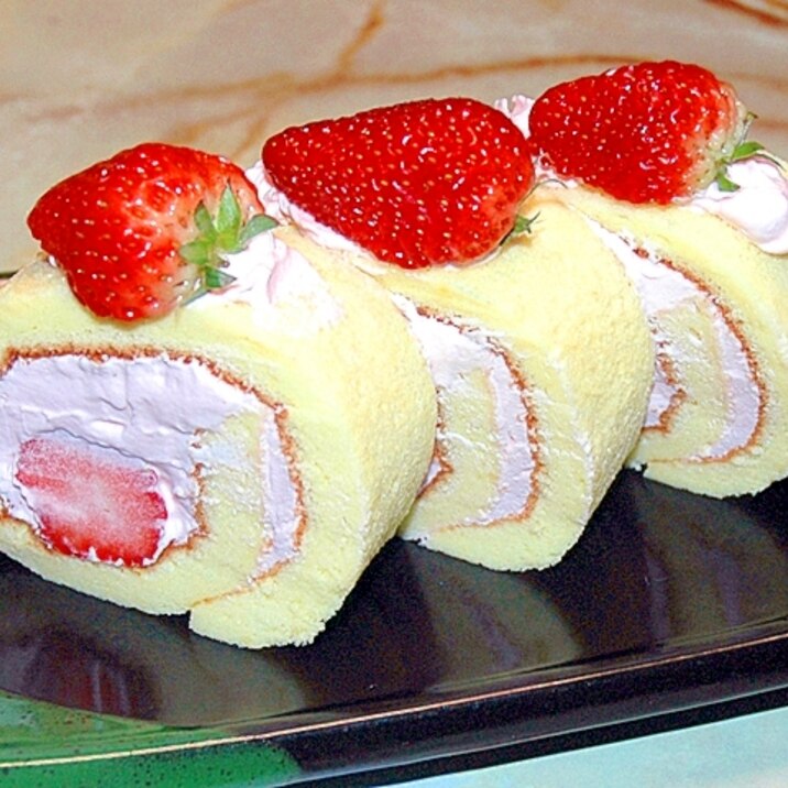 シフォン生地で 苺のピンククリームロールケーキ レシピ 作り方 By Torezu 楽天レシピ シフォン生地で 苺のピンククリームロールケーキ レシピ 作り方 By Torezu 楽天レシピ